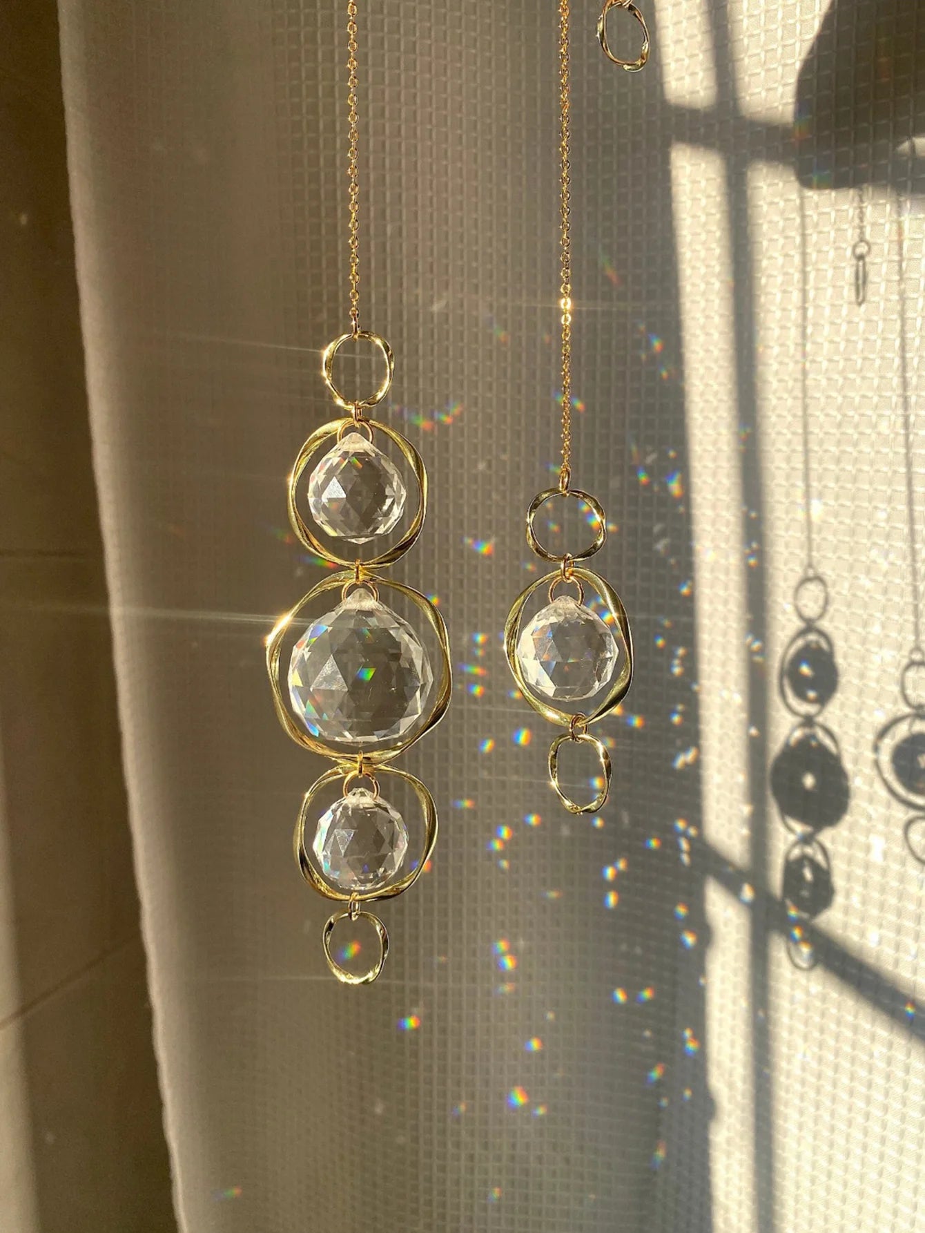 Crystal Suncatcher Hanging Decoration Rainbow Maker Light Catcher Crystal Ball Prism for Garden Outdoor Decor Window Decor Gift